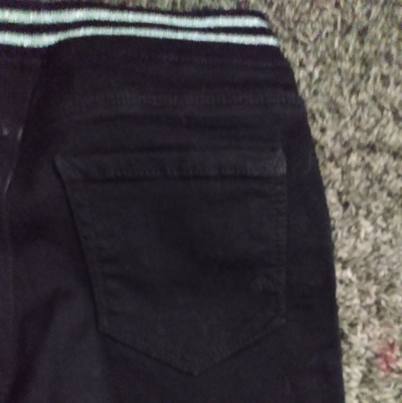 Black skinny jeans - Picture 3 of 4